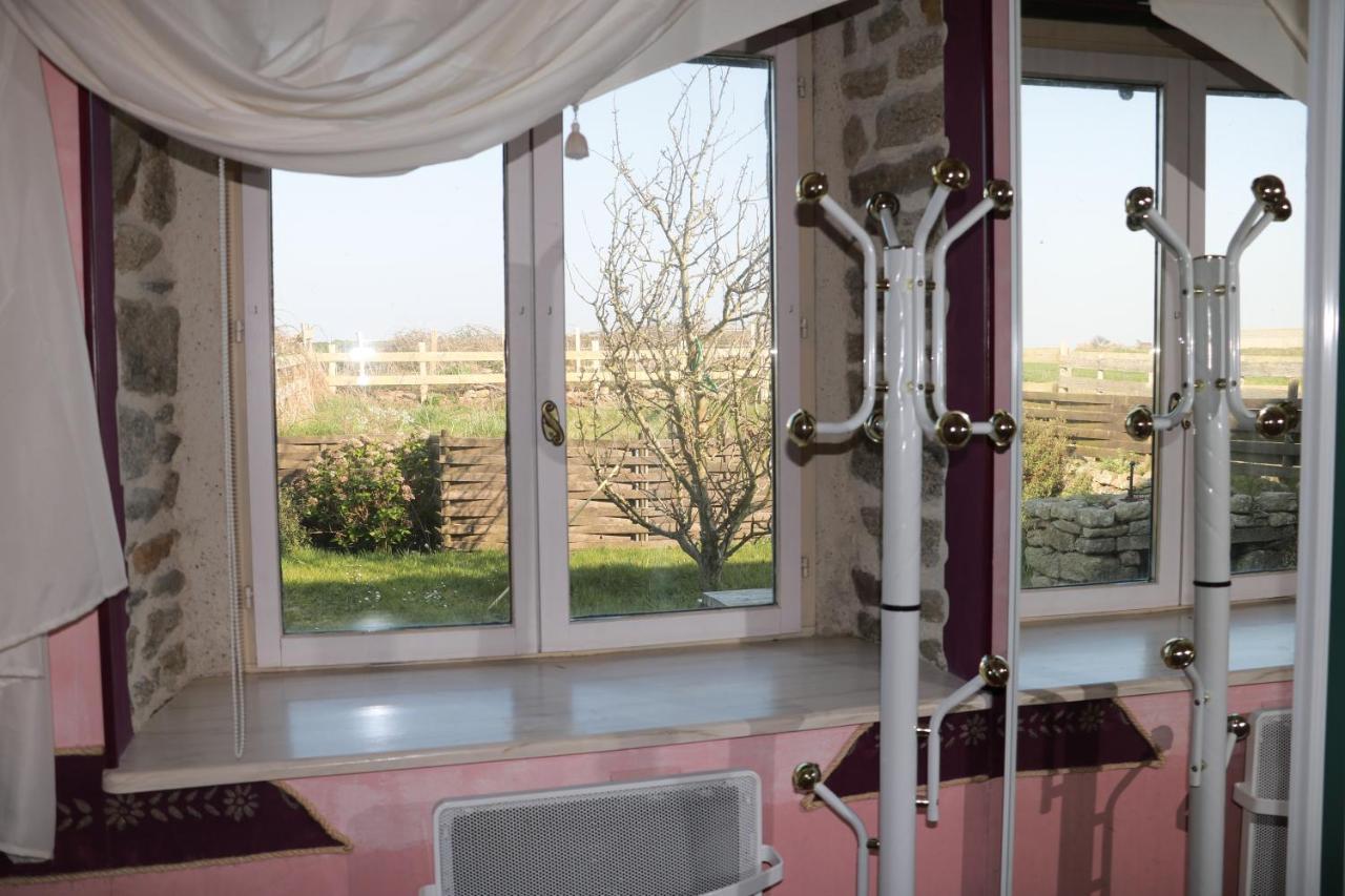 Les Gites Aux Volets Roses Landunvez Exteriér fotografie