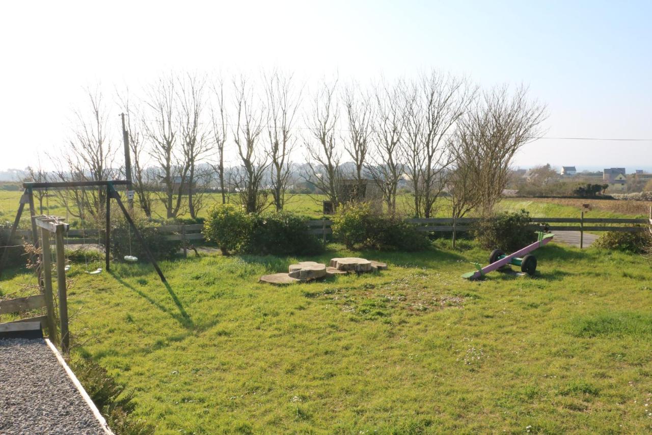 Les Gites Aux Volets Roses Landunvez Exteriér fotografie