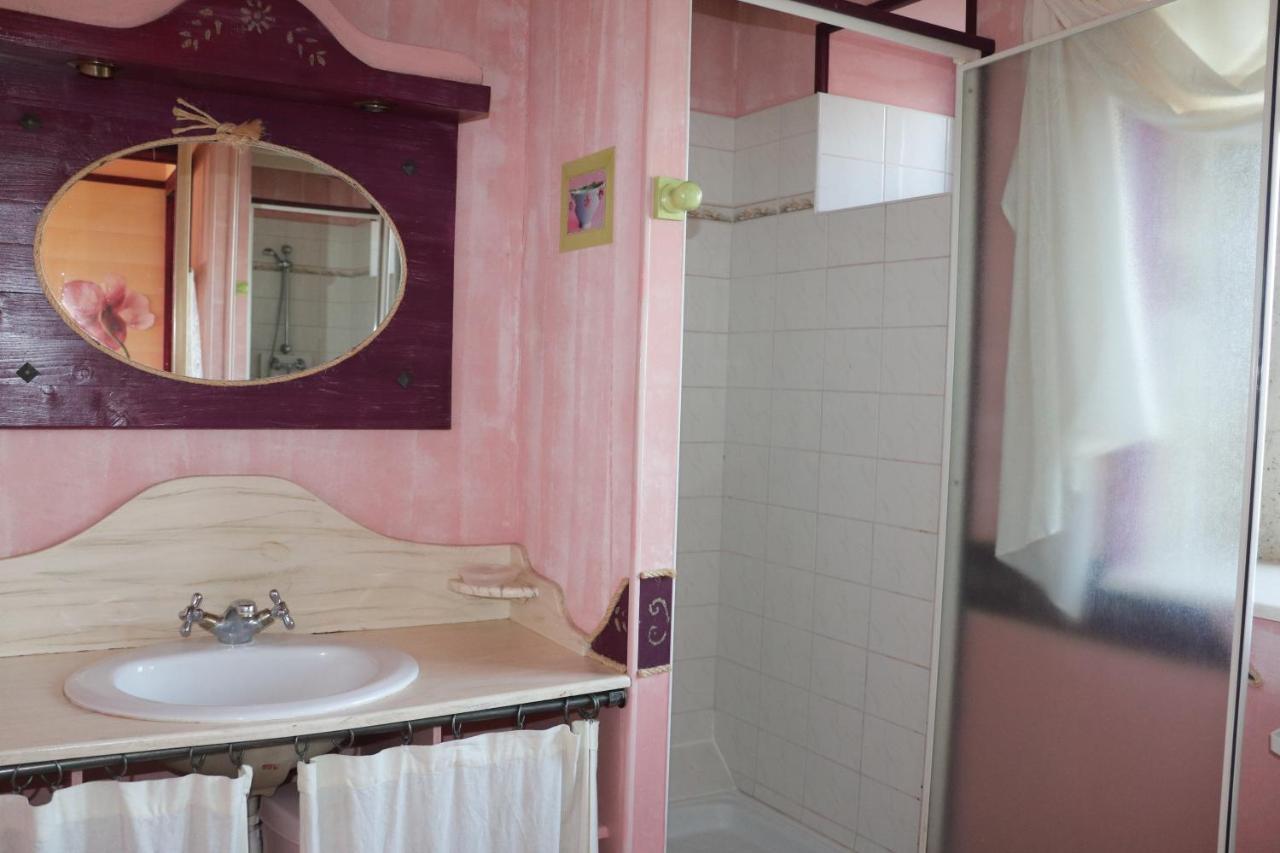 Les Gites Aux Volets Roses Landunvez Exteriér fotografie